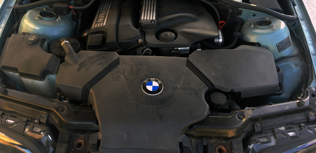 Под капотом BMW 318i E46 в 2002 года