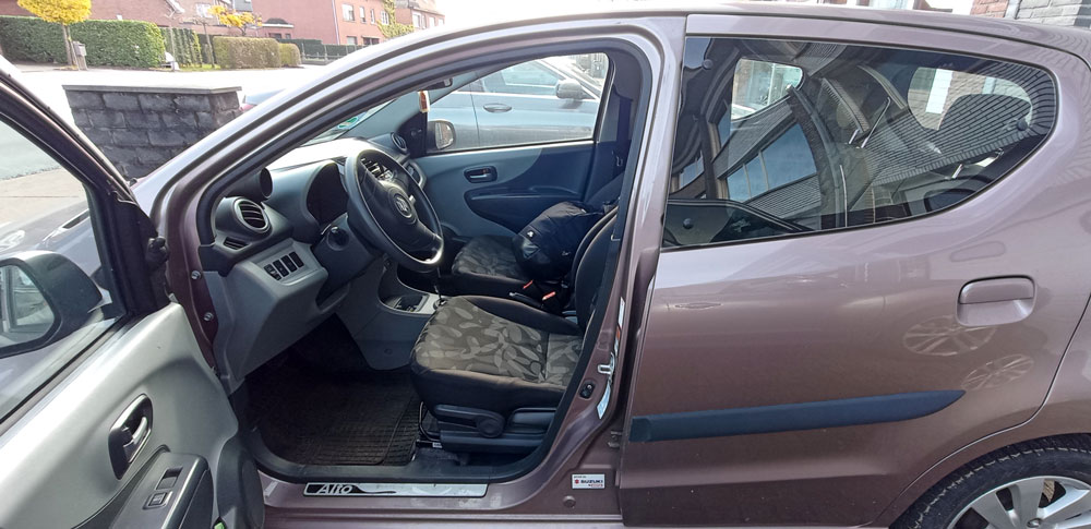 Салон Suzuki Alto 2010 року